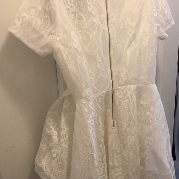 White Ruffle High-Low dress - Picture 4 of 5